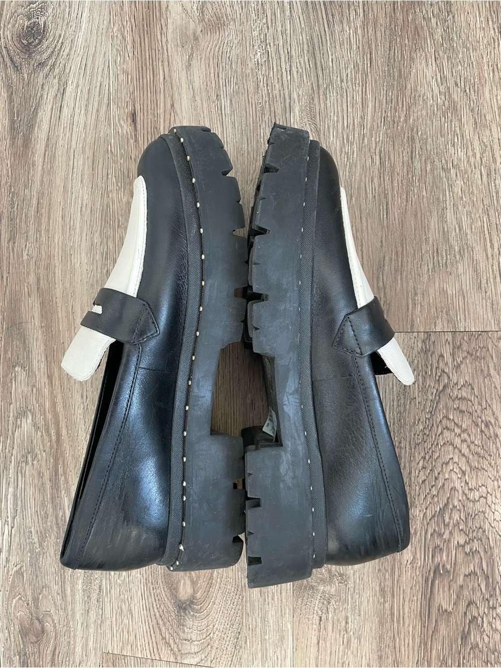 Women Size 9 Schutz Chunky Multicolor Christie Loafers Cream Black Tuxedo Shoes - Picture 3 of 9